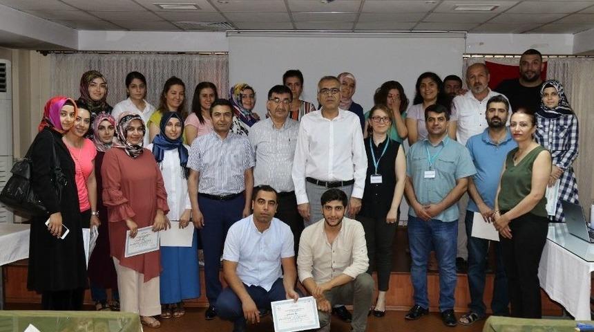 Yeni Doğan Canlandırma Eğitimi Alan Sağlık&ccedil;ılara Sertifikaları Verildi