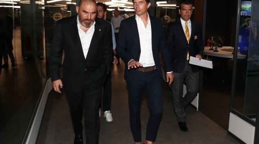 Phillip Cocu: "iyi Bir Takım Oluşturmak Zorundayız"