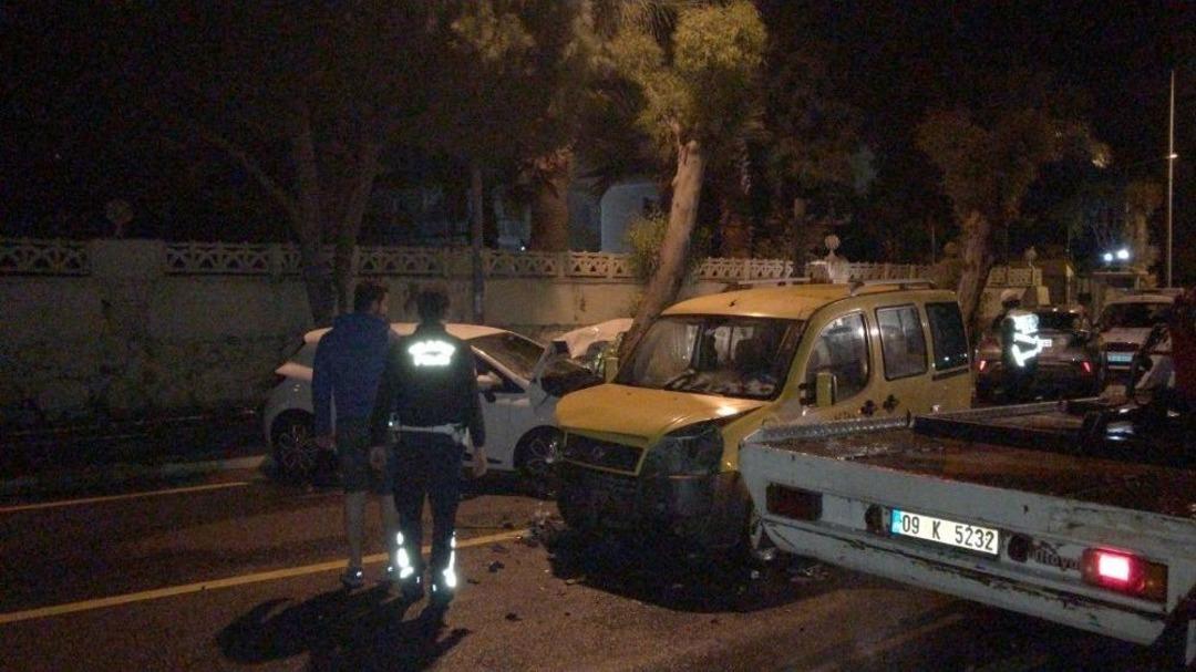 Kuşadası&rsquo;nda Trafik Kazası; 2 Yaralı