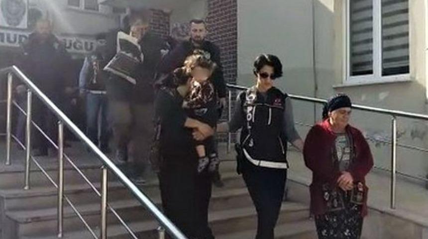 Adliyeye Sevk Edilen Uyuşturucu Taciri 5 Kişi Tutuklandı