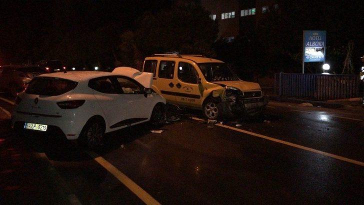 Kuşadası’nda Trafik Kazası; 2 Yaralı G3