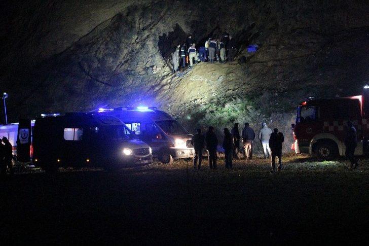 Define Ararken Zehirlenen 2 Kişi Hayatını Kaybetti G1