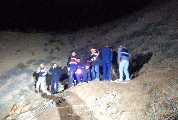 Define Ararken Zehirlenen 2 Kişi Hayatını Kaybetti G3