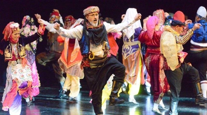 Nil&uuml;fer Halk Dansları Topluluğu Nefes Kesti