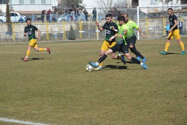 Bölgesel Amatör Lig: Korkuteli Belediyespor: 4- Kınıkspor: 1