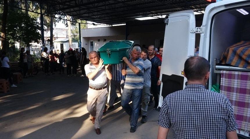 Adana&rsquo;da İntihar Eden &Uuml;niversiteli Gen&ccedil; Toprağa Verildi