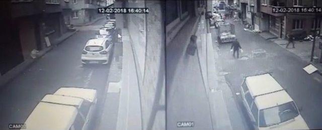 (özel) İstanbul’da Sokak Ortasında Silahlı Çatışma 1