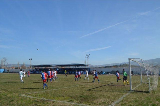 Selendi Belediyespor D&uuml;şme Potasındaki &Ccedil;anak&ccedil;ıspor&rsquo;a Acımadı 1