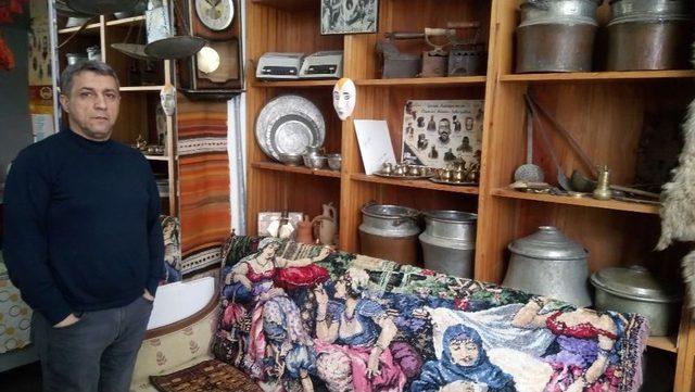 Bu Muhtar Evine Gelenler Nostalji Yaşıyor 3