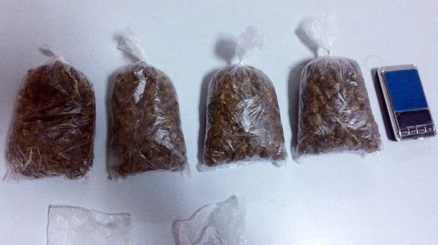 G&uuml;vercin K&uuml;mesinden Uyuşturucu &Ccedil;ıktı