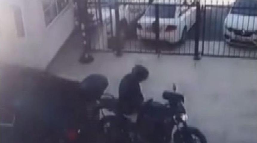 (&ouml;zel) İstanbul&rsquo;da G&ouml;r&uuml;nmez Kaza Kamerada