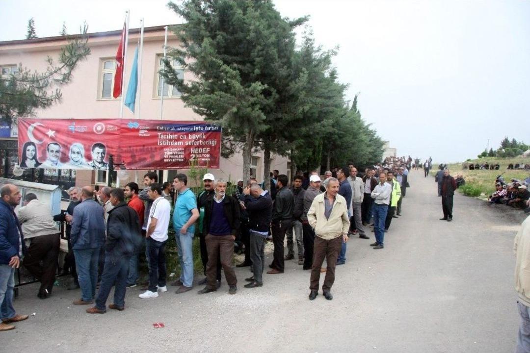 Kilis&rsquo;te 6 Aylığına Alınacak Olan 3 Bin 250 Kişi İ&ccedil;in Binlerce Kişi M&uuml;racaat Etti