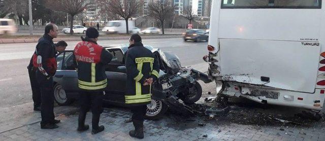Kayseri&rsquo;de Trafik Kazası: 2 Yaralı 1