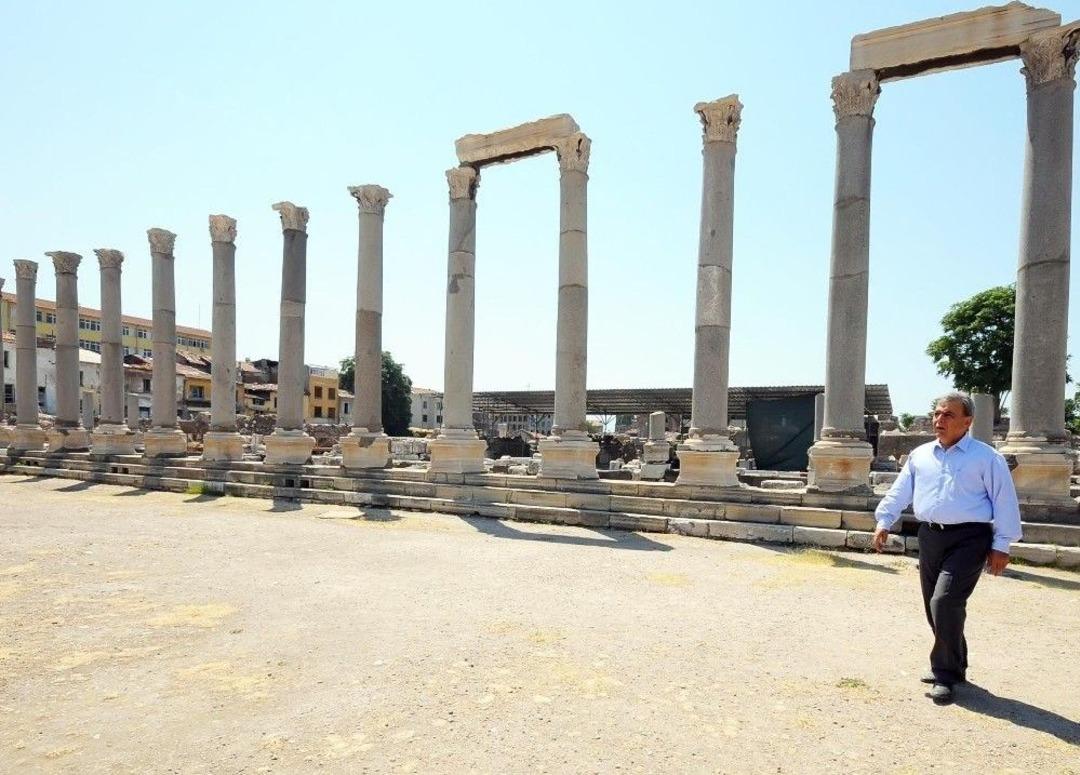 İzmir B&uuml;y&uuml;kşehir Tarihe Sponsor Oluyor