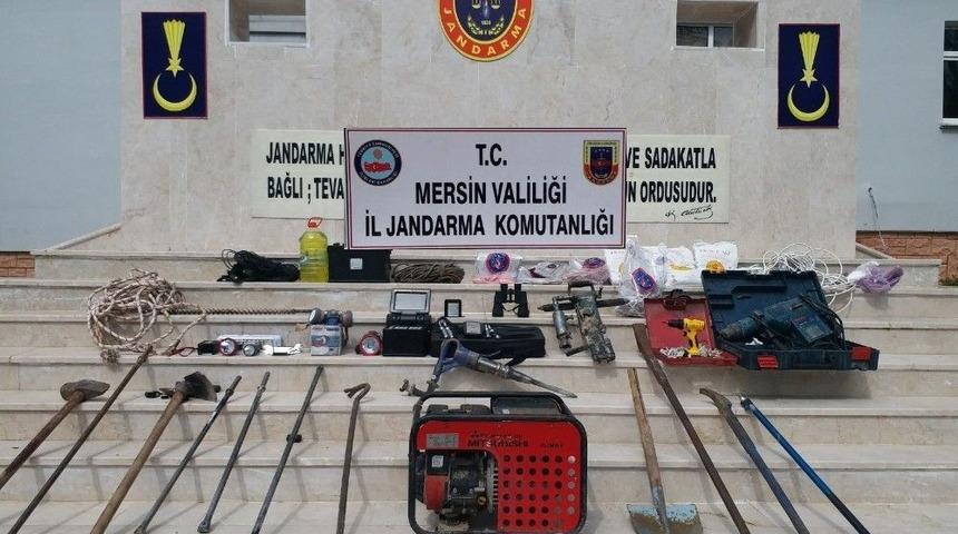 Erdemli&rsquo;de Ka&ccedil;ak Kazı Yapan 4 Kişi G&ouml;zaltına Alındı