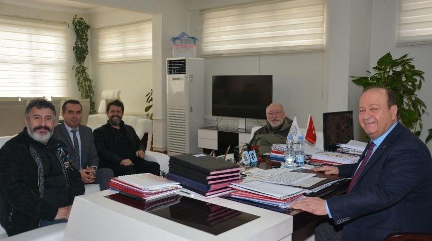 Başkan &Ouml;zakan Usta Oyuncuları Ağırladı