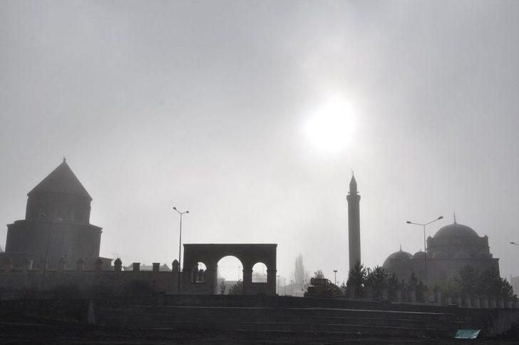 Kars’ta Yağmur Sonrası Sis Kartpostallık Görüntüler Oluşturdu G3