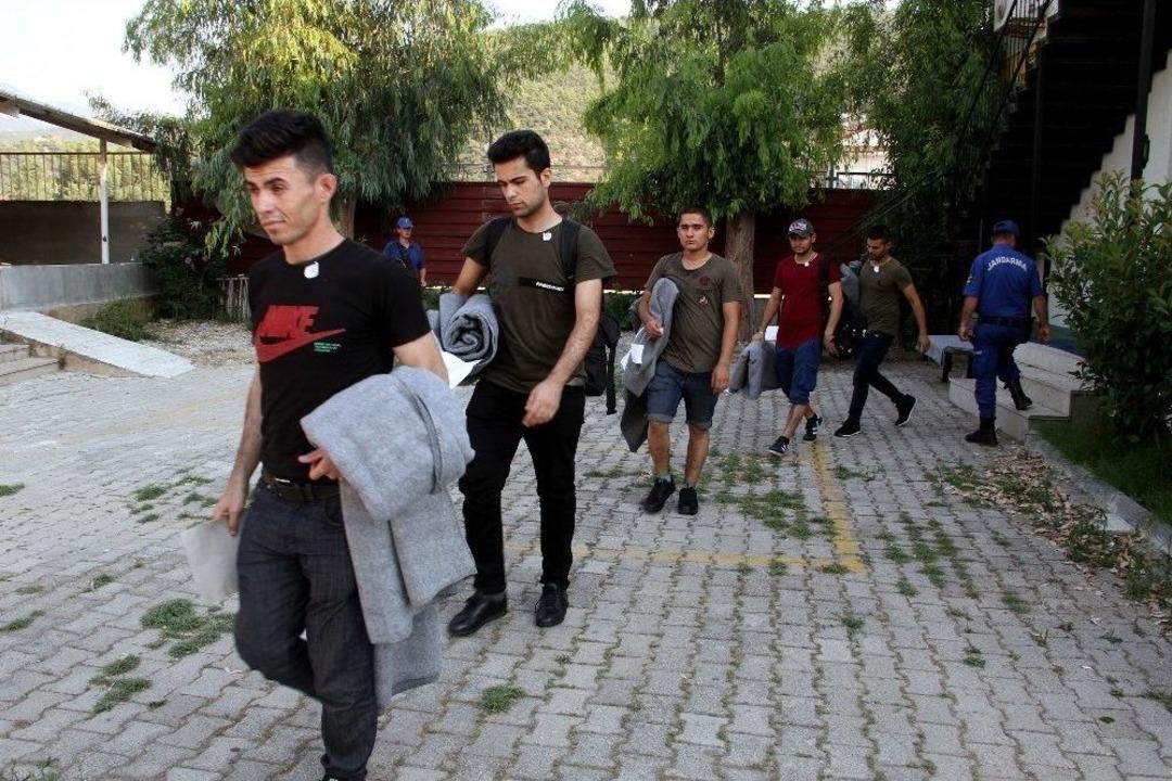 Fethiye&rsquo;de 91 Ka&ccedil;ak G&ouml;&ccedil;men Yakalandı