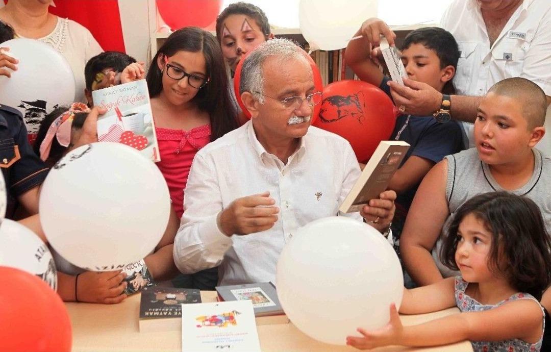 Bayraklı&rsquo;ya Bir K&uuml;t&uuml;phane Daha