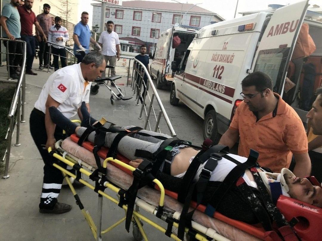 Van&rsquo;da Trafik Kazası: 4 Yaralı