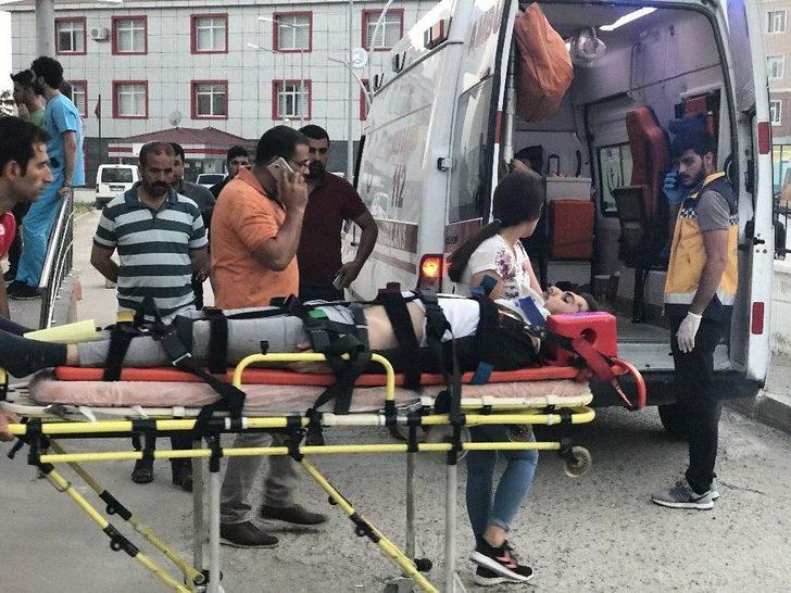 Van’da Trafik Kazası: 4 Yaralı G5