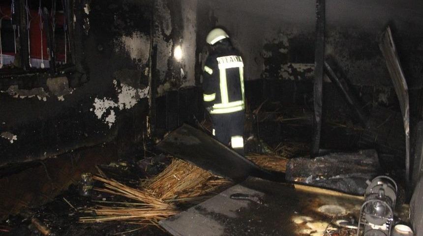 Bah&ccedil;e Evinde &Ccedil;ıkan Yangın 1 Saatte S&ouml;nd&uuml;r&uuml;ld&uuml;