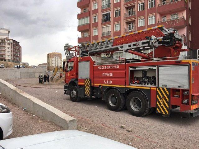 Kepçe, Doğalgaz Borusunu Patlattı