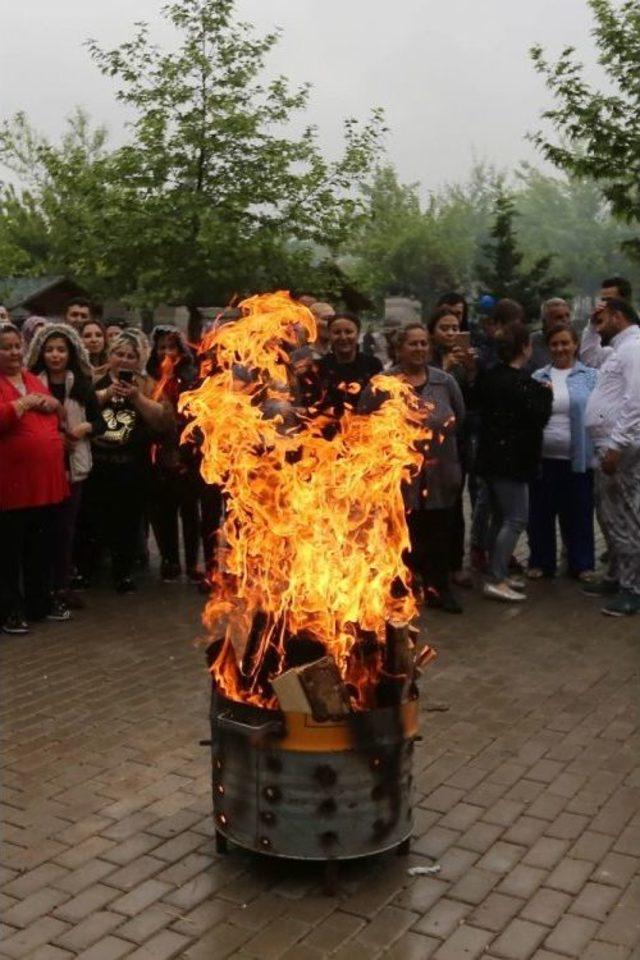 Yenimahalle’de Sağanak Altında Hıdırellez Kutlaması