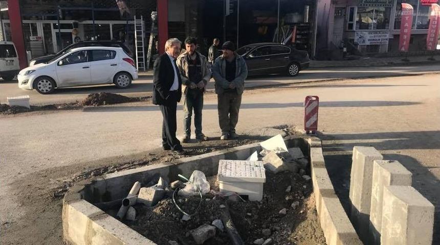 Osmaneli’nde Kavşak Işıklandırma Çalışmaları Devam Ediyor