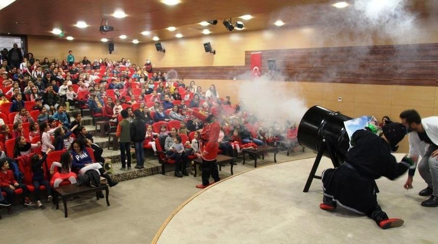 Germencik Belediyesi&rsquo;nden &Ccedil;ocuklara &Ouml;zel Tiyatro G&ouml;sterimi