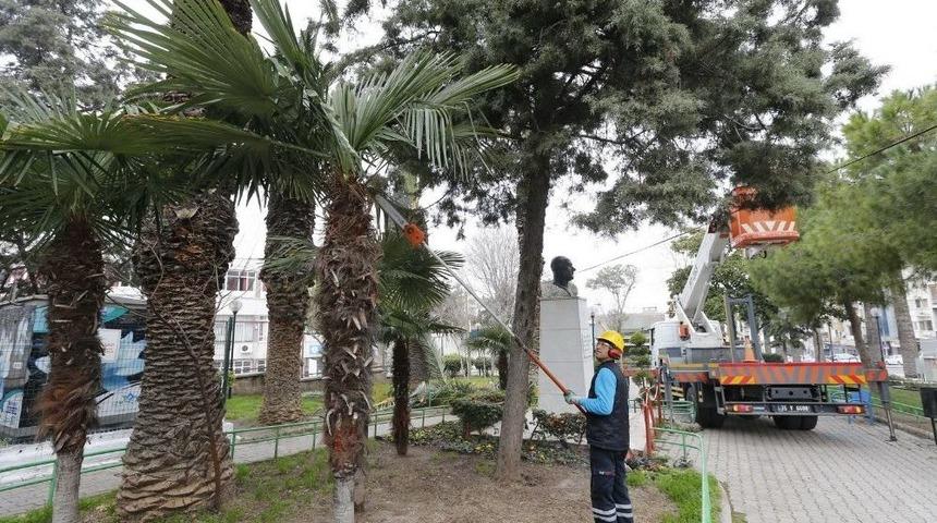 Konak’ta Parklara Kış Estetiği