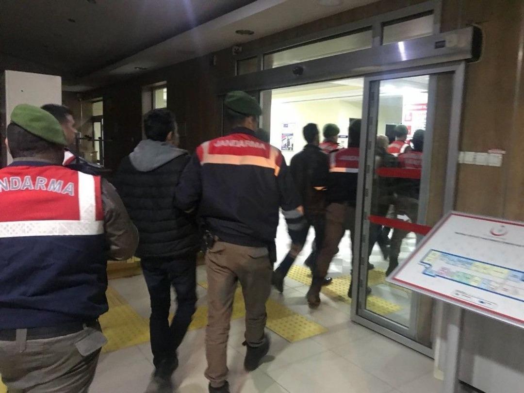 Jandarmadan Silah Ka&ccedil;ak&ccedil;ılığı Operasyonu: 10 G&ouml;zaltı