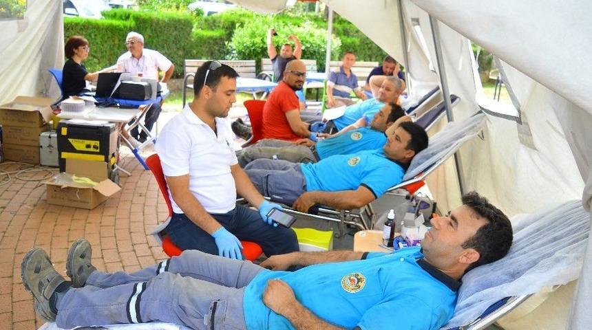 Alanya Belediyesi&rsquo;nden Kızılay&rsquo;a Kan Bağışı