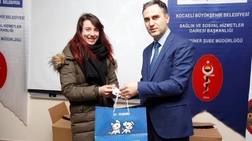 65 Gönüllü, Hayvan Koruma Kartı Sahibi Oldu