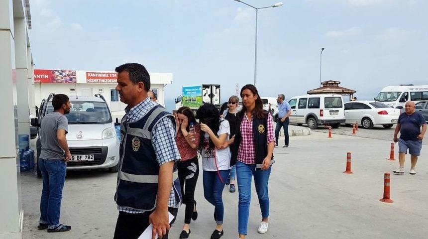 Kuşadası&rsquo;nda Fuhuş Operasyonu