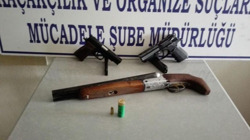 Silah Ticareti Yapan İki Kişi Gözaltına Alındı