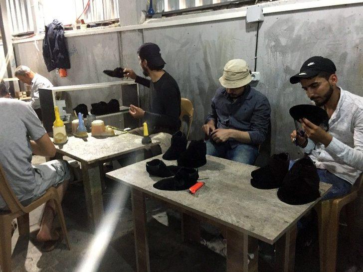 Suriyeli Sığınmacılar Meslek Öğrenirken Para Da Kazanacak G4