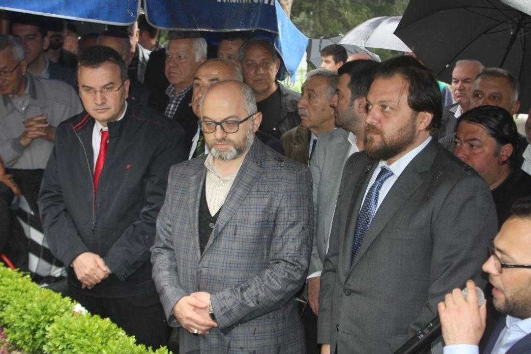 Bursaspor&rsquo;un Şampiyon Başkanı Mezarı Başında Anıldı