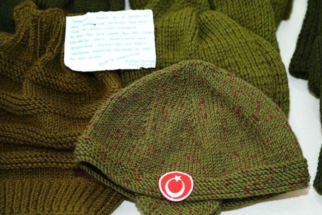 Manavgat Toros Kadınlarından Mehmetçiğe 300 Atkı Ve Bere 1