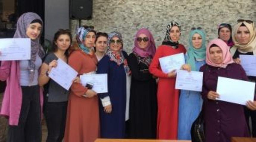 Pursaklar Belediyesinden Kursiyerlere Kuaf&ouml;rl&uuml;k Sertifikası