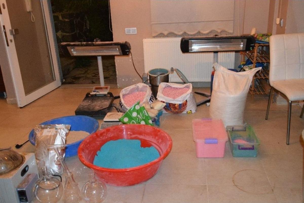 İstanbul Polisinden Nefes Kesen Narkotik Operasyonu Kamerada