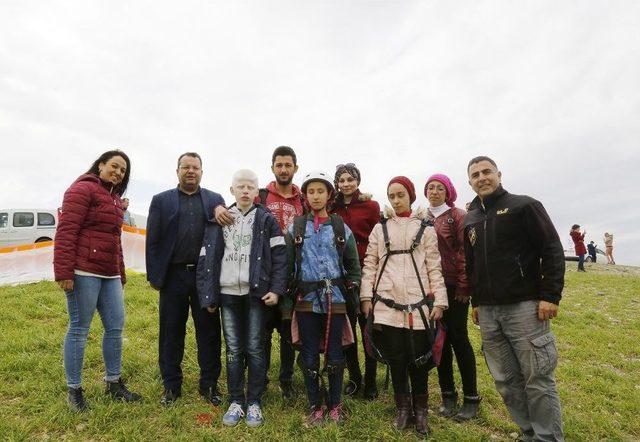 Görme Engelliler Yamaç Paraşütüyle Uçtu 2