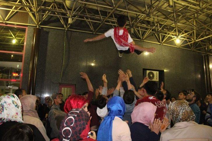 Kınalı Kuzular Geleneksel Asker Geceleriyle Uğurlandı G1