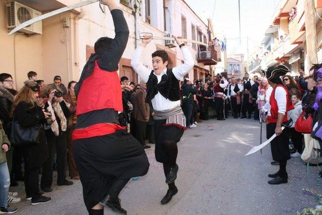 Sakız’da Karnaval Coşkusu