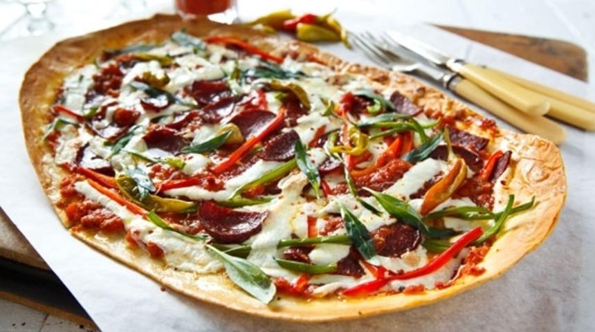 Lavaş Ekmeğiyle Kolay Pizza