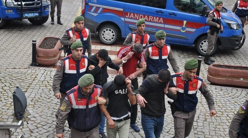 Maskeli Kasa Hırsızları 200 G&uuml;venlik Kamerası Sayesinde Yakalandı
