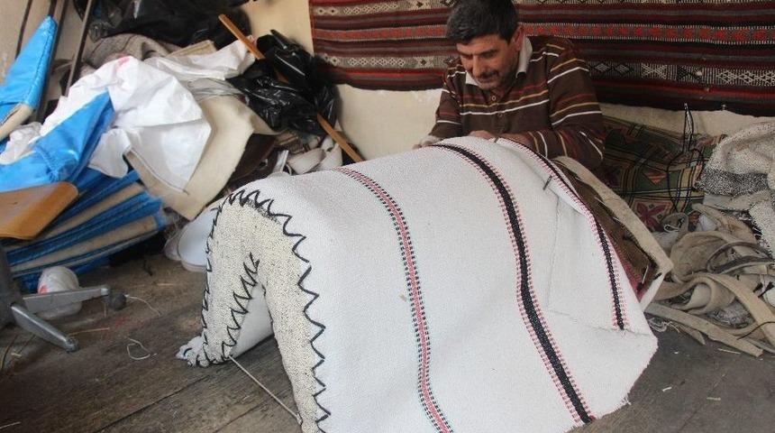 Literat&uuml;rde Bile Yok, Mesleği Yok Oluyor