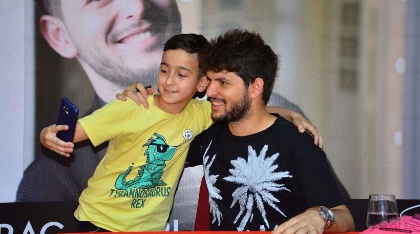 Gen&ccedil; Yazar Mira&ccedil; &Ccedil;ağrı Aktaş, Okuyucularıyla Buluştu