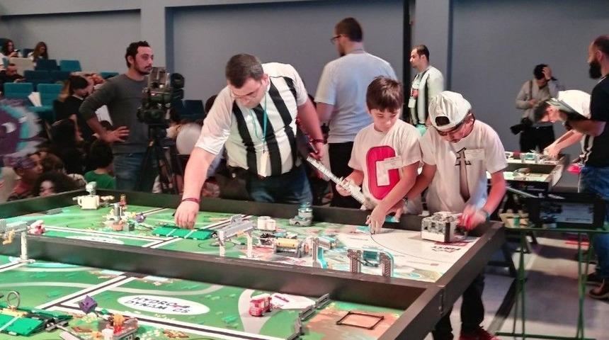 Beyaz Kule Okulları Robotik Turnuvasında 2. Oldu