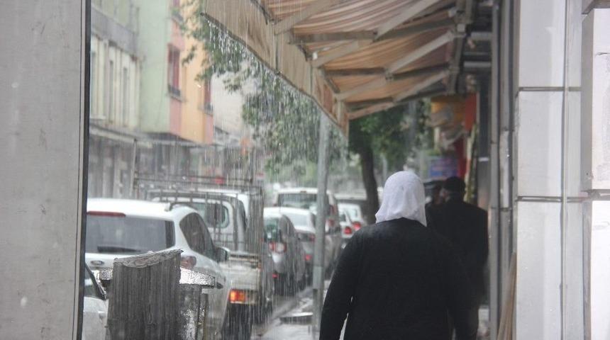 Bing&ouml;l&rsquo;de Sağanak Yağış Etkili Oldu